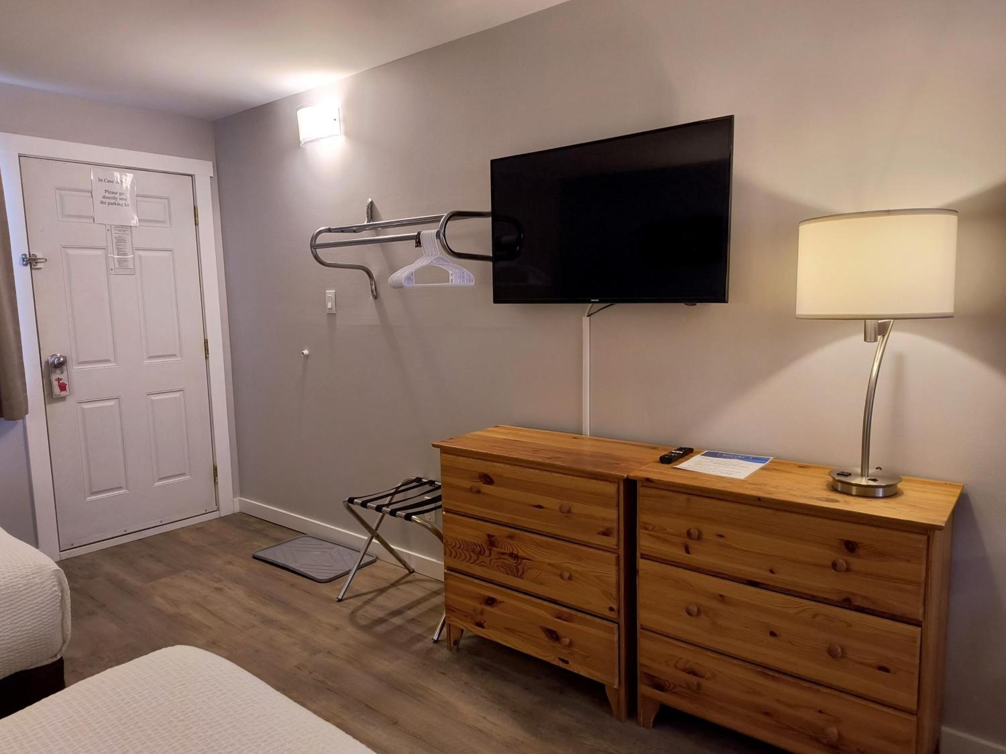 Fireweed Motel Smithers Eksteriør bilde