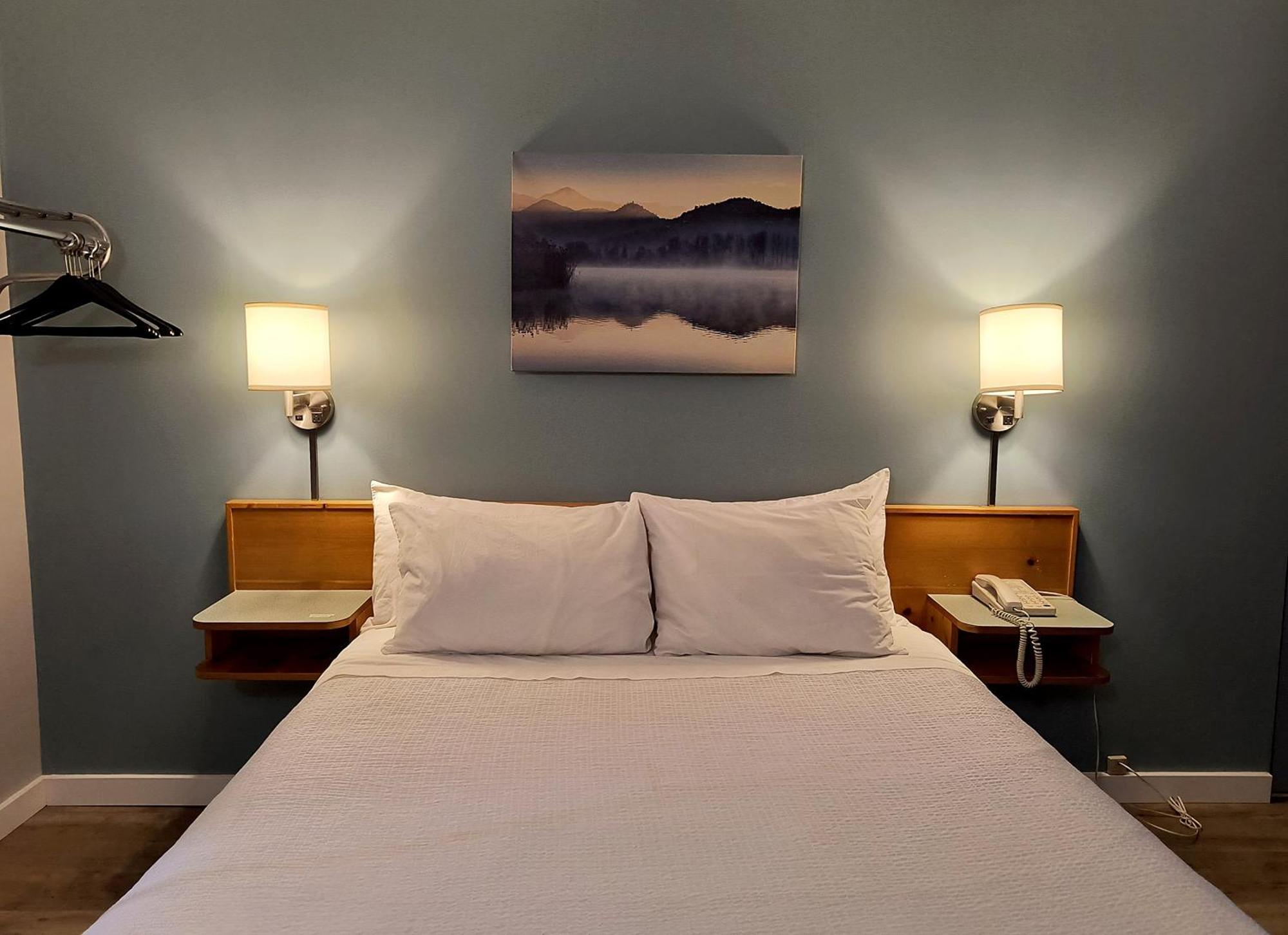 Fireweed Motel Smithers Eksteriør bilde